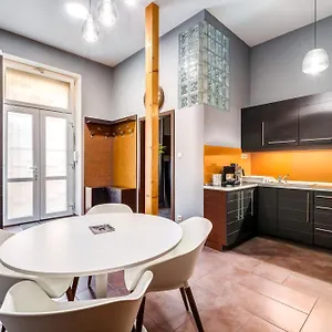 Oktogon Four Apartment Budapest